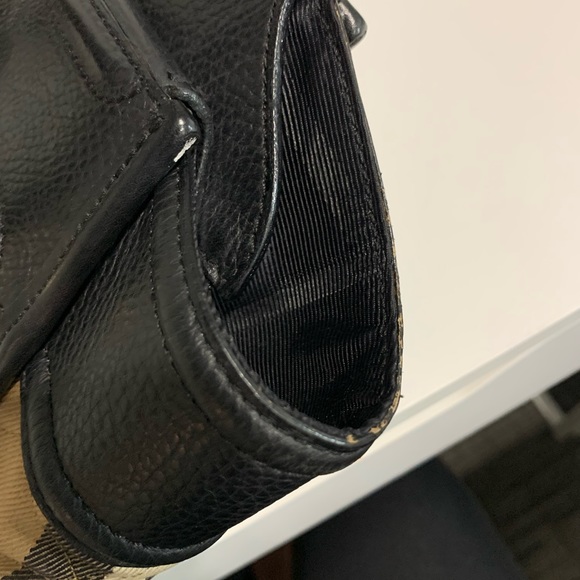 Burberry Bag - Picture 6 of 9